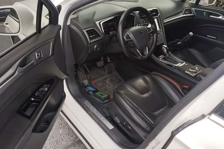 Used Ford Mondeo 2013 2.0L GTDi240 Luxury Sport Model Driver Seat