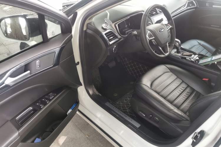 Used Ford Mondeo 2013 2.0L GTDi 200 Fashion Edition Driver Seat