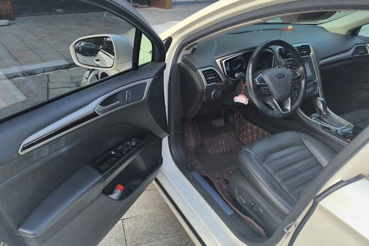 Used Ford Mondeo 2013 2.0L GTDi 200 Luxury Model Driver Seat