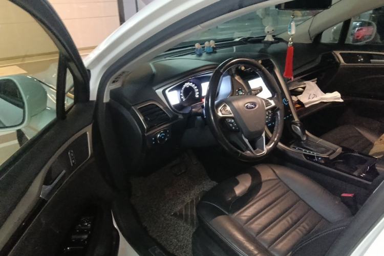 Used Ford Mondeo 2013 2.0L GTDi 200 Luxury Model Driver Seat