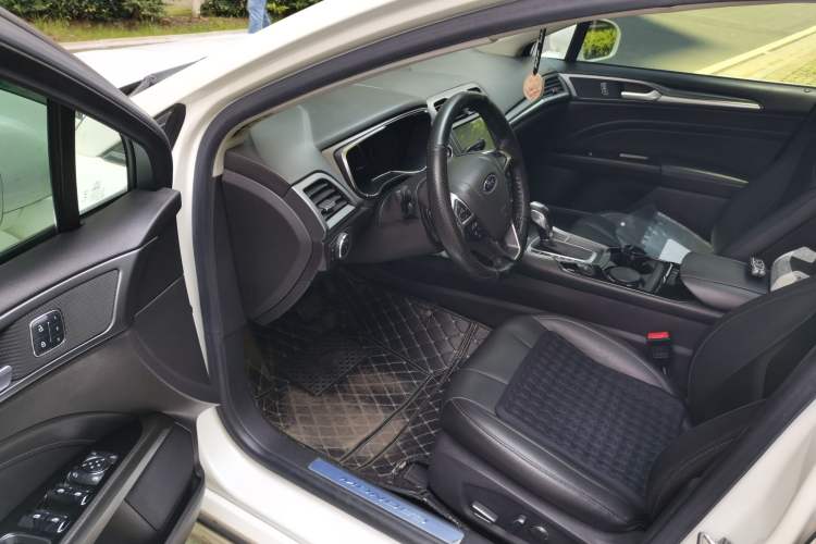 Used Ford Mondeo 2013 2.0L GTDi240 Luxury Sport Model Driver Seat