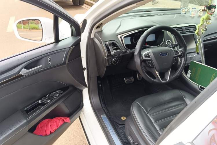 Used Ford Mondeo 2013 2.0L GTDi 200 Luxury Model Driver Seat