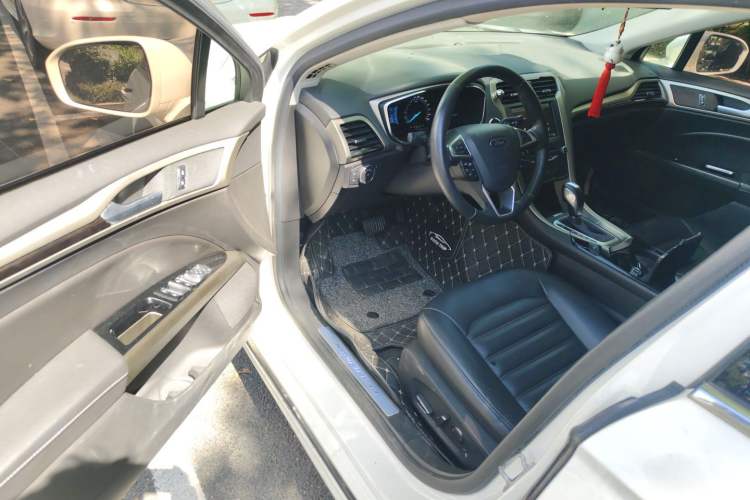 Used Ford Mondeo 2013 2.0L GTDi 200 Luxury Model Driver Seat