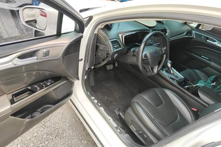 Used Ford Mondeo 2013 2.0L GTDi240 Luxury Sport Model Driver Seat