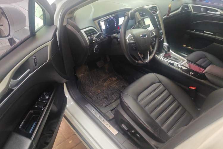Used Ford Mondeo 2013 2.0L GTDi 200 Fashion Edition Driver Seat