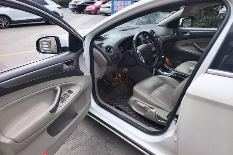 Used Ford Mondeo 2013 2.3L Fashion Edition Driver Seat