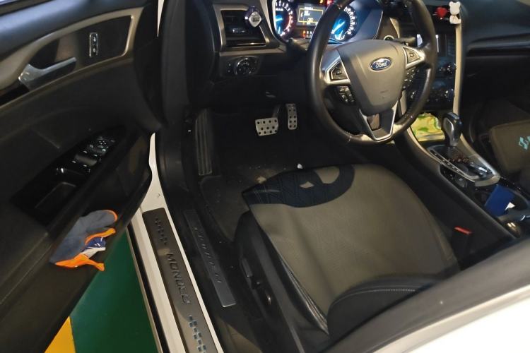 Used Ford Mondeo 2013 2.0L GTDi 200 Fashion Edition Driver Seat