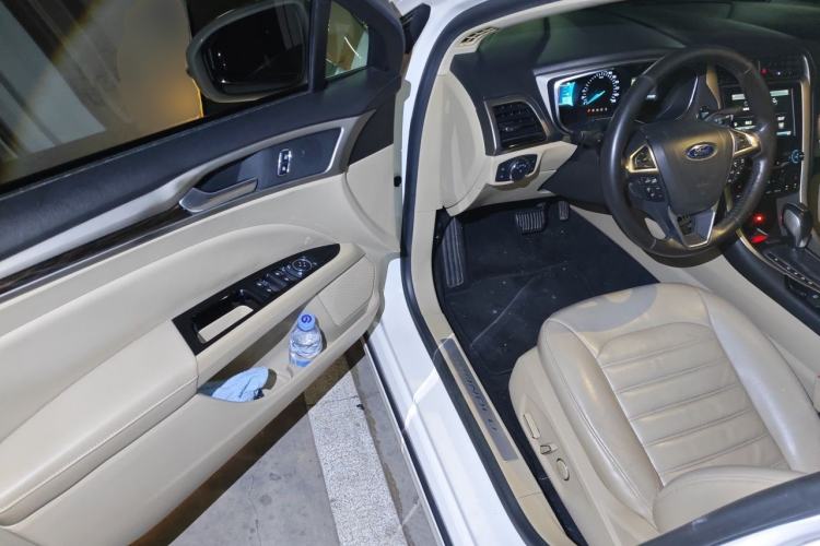 Used Ford Mondeo 2013 2.0L GTDi 200 Luxury Model Driver Seat