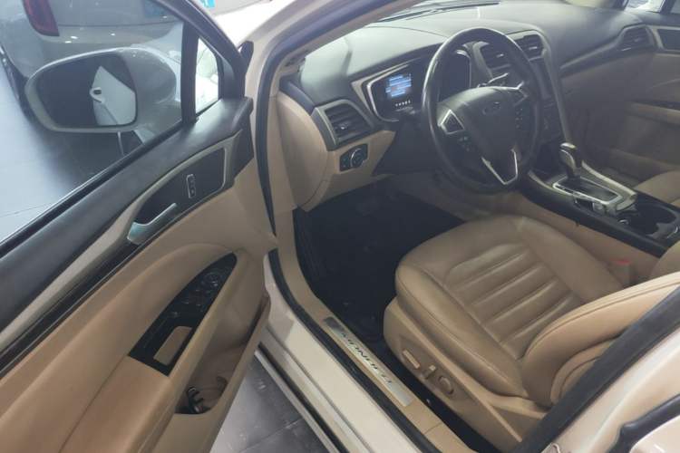 Used Ford Mondeo 2013 2.0L GTDi 200 Fashion Edition Driver Seat