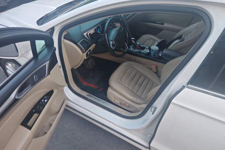Used Ford Mondeo 2013 2.0L GTDi 200 Fashion Edition Driver Seat