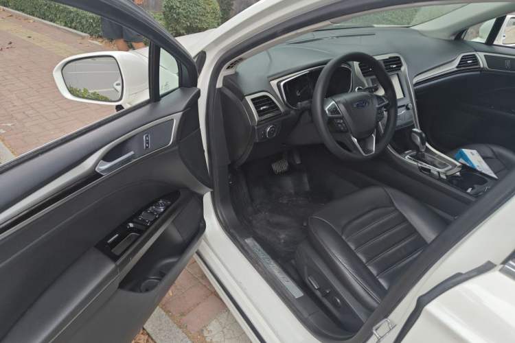 Used Ford Mondeo 2013 2.0L GTDi 200 Luxury Model Driver Seat