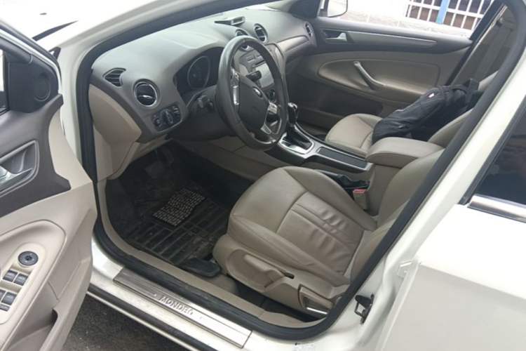 Used Ford Mondeo 2013 2.3L Fashion Edition Driver Seat