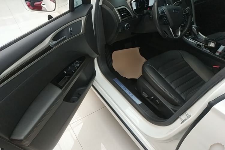 Used Ford Mondeo 2013 2.0L GTDi 200 Luxury Model Driver Seat