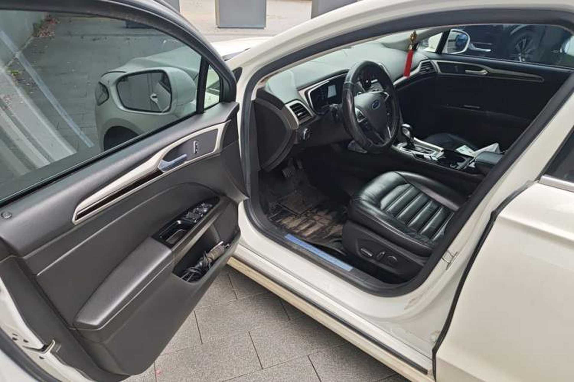 Used Ford Mondeo 2013 2.0L GTDi 200 Luxury Model Driver Seat
