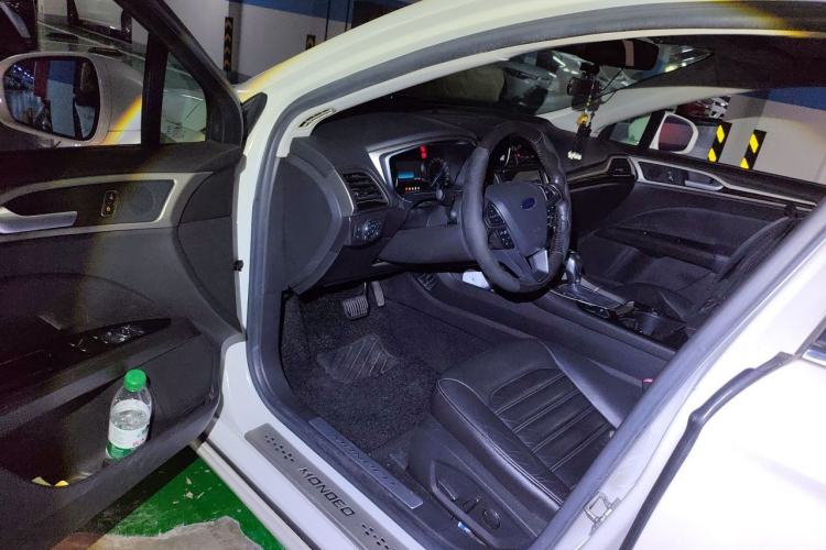 Used Ford Mondeo 2013 2.0L GTDi 200 Fashion Edition Driver Seat