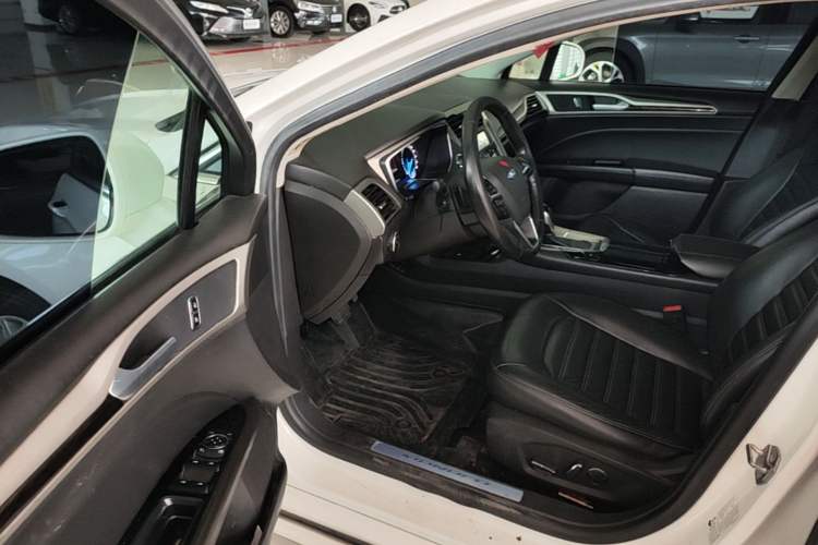Used Ford Mondeo 2013 2.0L GTDi 200 Fashion Edition Driver Seat
