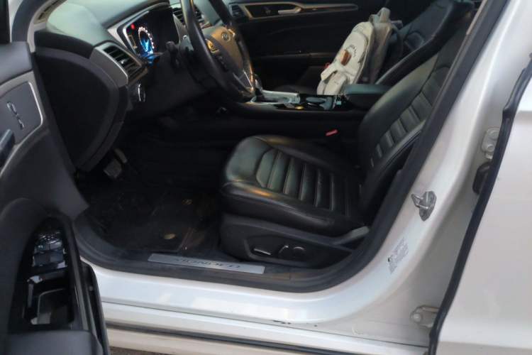 Used Ford Mondeo 2013 2.0L GTDi 200 Fashion Edition Driver Seat