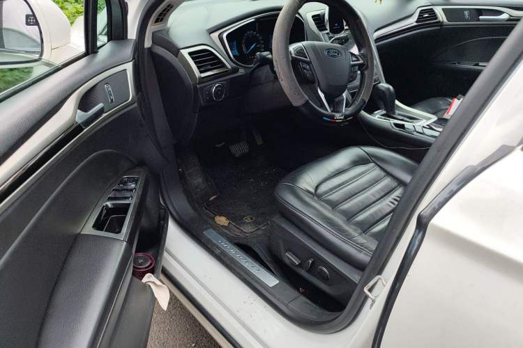 Used Ford Mondeo 2013 2.0L GTDi 200 Luxury Model Driver Seat