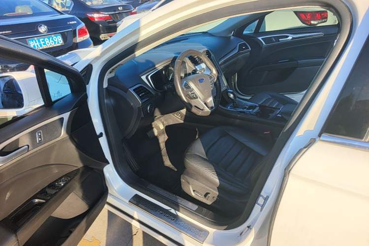 Used Ford Mondeo 2013 2.0L GTDi 200 Fashion Edition Driver Seat