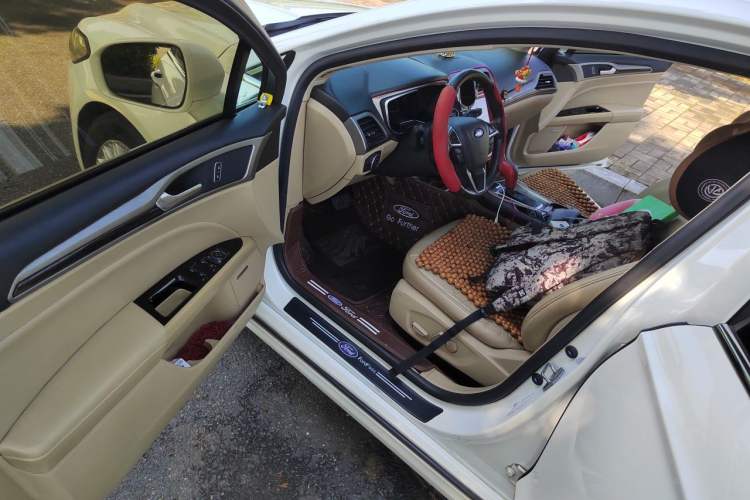 Used Ford Mondeo 2013 2.0L GTDi 200 Fashion Edition Driver Seat