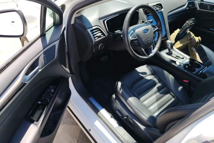 Used Ford Mondeo 2013 2.0L GTDi 200 Fashion Edition Driver Seat