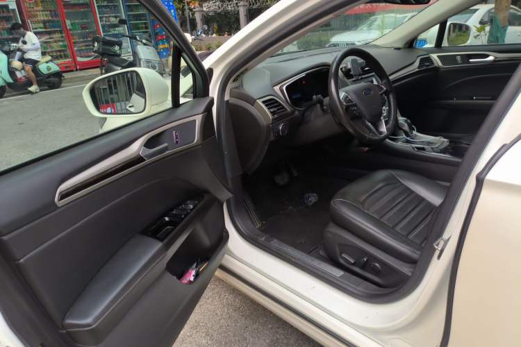 Used Ford Mondeo 2013 2.0L GTDi 200 Fashion Edition Driver Seat