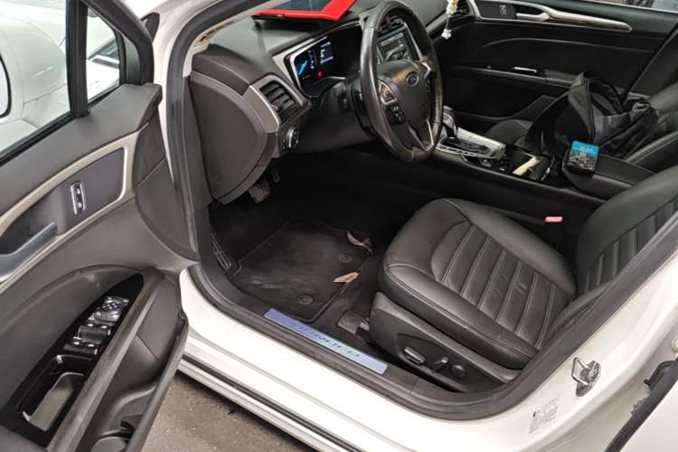 Used Ford Mondeo 2013 2.0L GTDi 200 Luxury Model Driver Seat