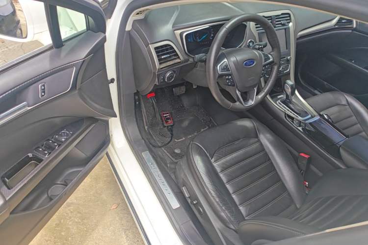 Used Ford Mondeo 2013 2.0L GTDi 200 Luxury Model Driver Seat