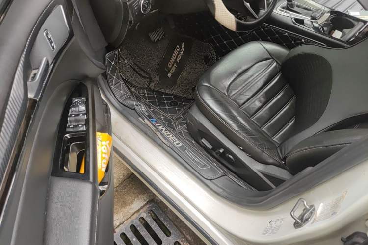 Used Ford Mondeo 2013 2.0L GTDi 200 Fashion Edition Driver Seat
