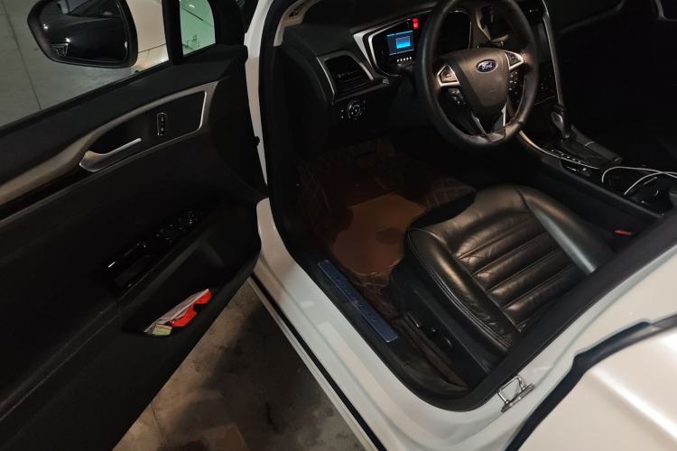 Used Ford Mondeo 2013 2.0L GTDi 200 Fashion Edition Driver Seat