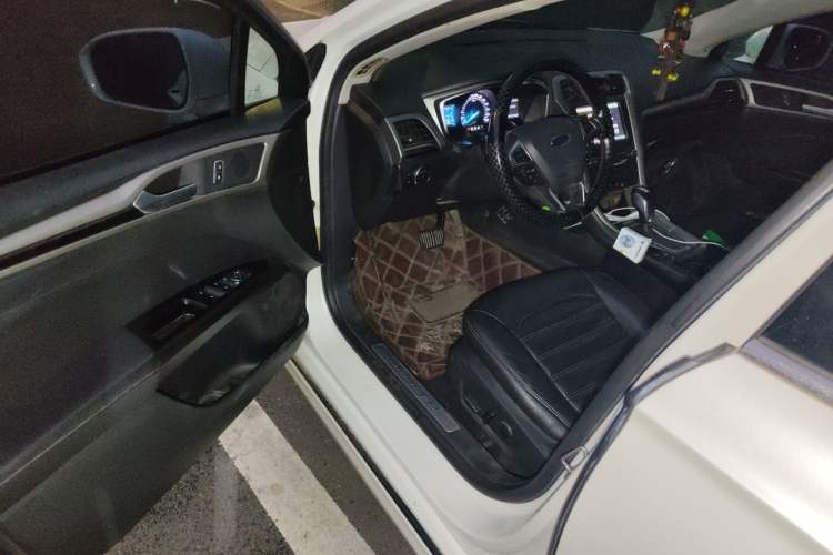 Used Ford Mondeo 2013 2.0L GTDi 200 Luxury Model Driver Seat