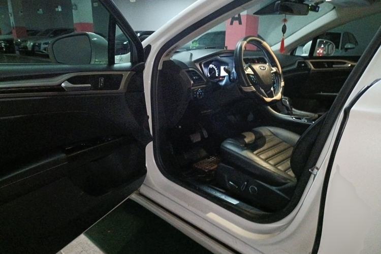 Used Ford Mondeo 2013 2.0L GTDi 200 Luxury Model Driver Seat