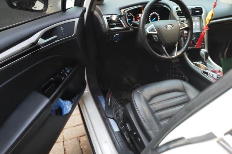 Used Ford Mondeo 2013 2.0L GTDi 200 Fashion Edition Driver Seat