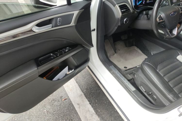 Used Ford Mondeo 2013 2.0L GTDi 200 Luxury Model Driver Seat