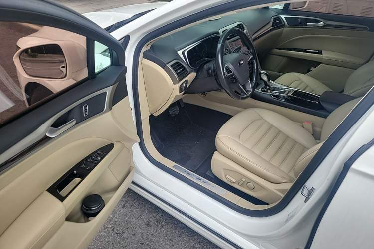Used Ford Mondeo 2013 2.0L GTDi 200 Fashion Edition Driver Seat