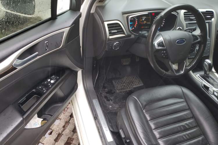 Used Ford Mondeo 2013 2.0L GTDi 200 Fashion Edition Driver Seat