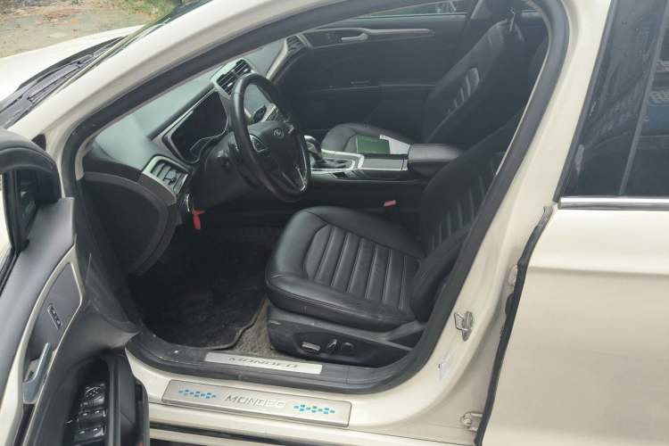 Used Ford Mondeo 2013 2.0L GTDi 200 Fashion Edition Driver Seat