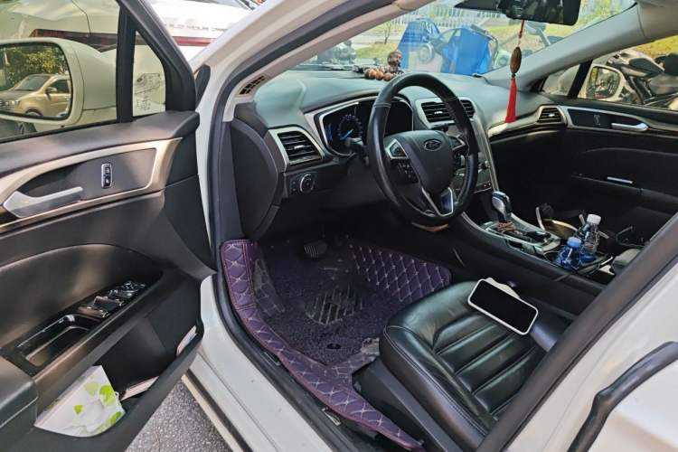 Used Ford Mondeo 2013 2.0L GTDi 200 Luxury Model Driver Seat