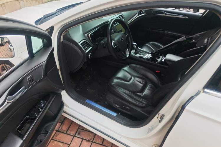 Used Ford Mondeo 2013 2.0L GTDi240 Luxury Sport Model Driver Seat