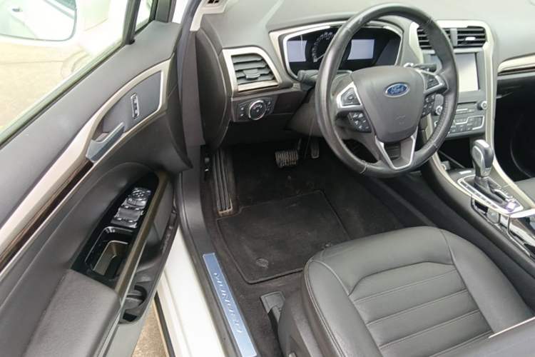 Used Ford Mondeo 2013 2.0L GTDi 200 Luxury Model Driver Seat
