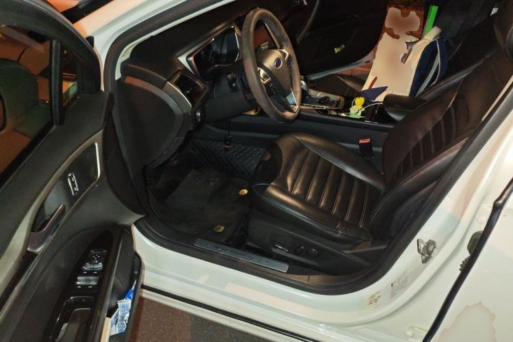 Used Ford Mondeo 2013 2.0L GTDi 200 Fashion Edition Driver Seat