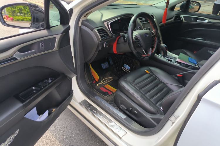 Used Ford Mondeo 2013 2.0L GTDi 200 Fashion Edition Driver Seat