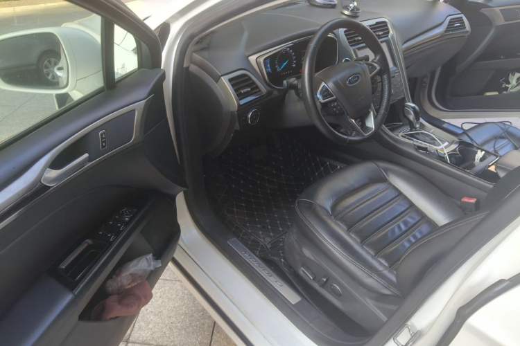 Used Ford Mondeo 2013 2.0L GTDi 200 Fashion Edition Driver Seat
