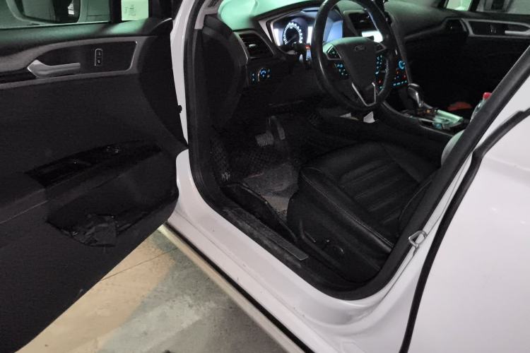 Used Ford Mondeo 2013 2.0L GTDi 200 Luxury Model Driver Seat
