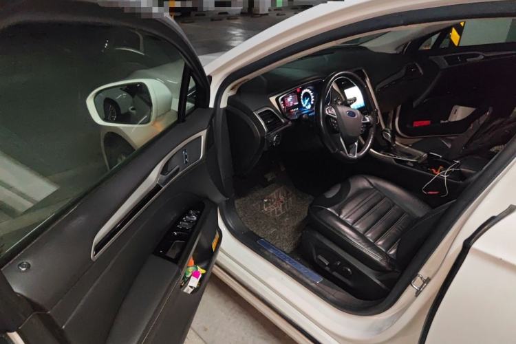 Used Ford Mondeo 2013 2.0L GTDi 200 Fashion Edition Driver Seat