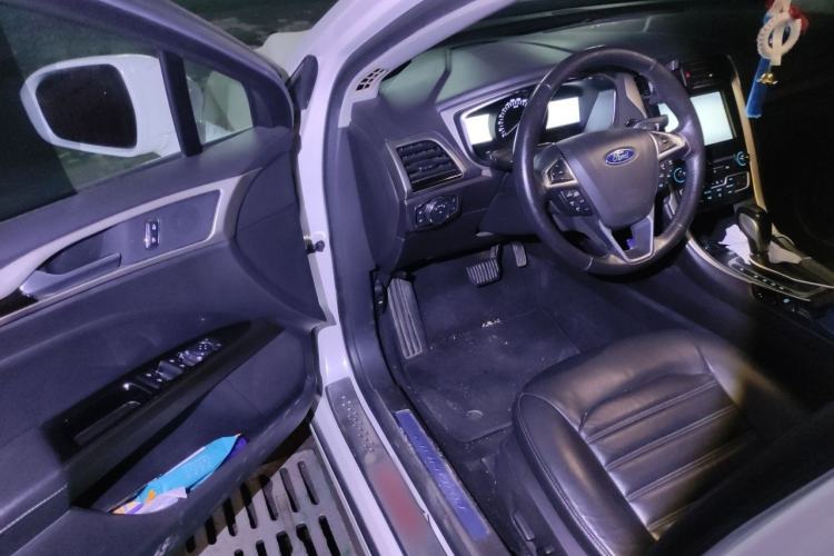 Used Ford Mondeo 2013 2.0L GTDi 200 Luxury Model Driver Seat