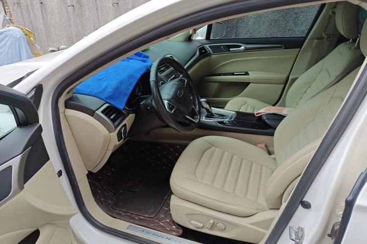 Used Ford Mondeo 2013 2.0L GTDi 200 Fashion Edition Driver Seat