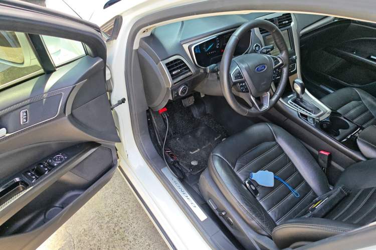 Used Ford Mondeo 2013 2.0L GTDi 200 Luxury Model Driver Seat