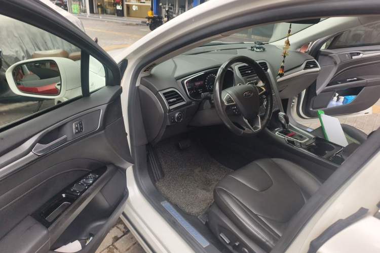 Used Ford Mondeo 2013 2.0L GTDi240 Luxury Sport Model Driver Seat