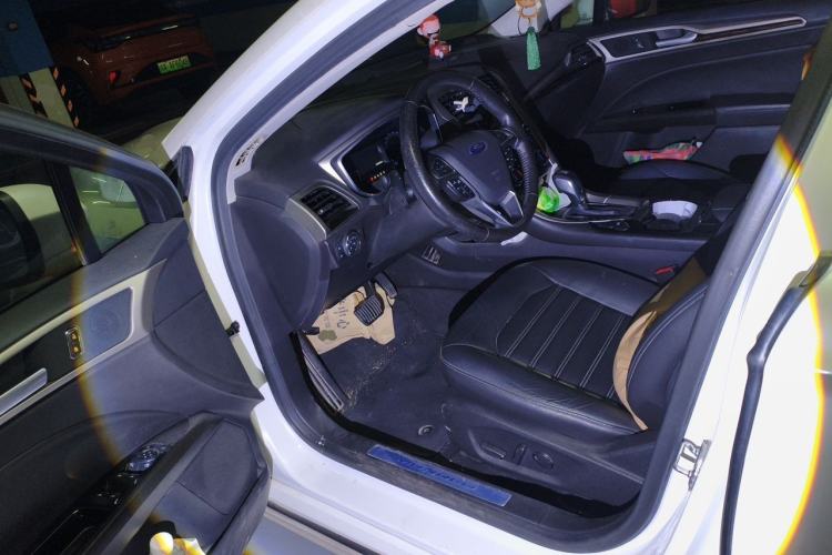 Used Ford Mondeo 2013 2.0L GTDi 200 Fashion Edition Driver Seat
